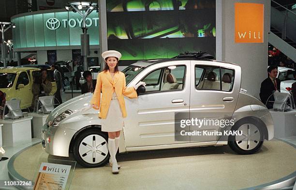 33Th Motor Show In Tokyo, Japan On October 20, 1999 - Toyota - Will VI vehicle.