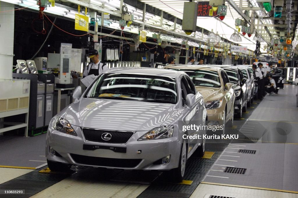 Lexus Shows World'S First