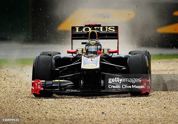 Nick Heidfeld of Germany and team Renault goes into the gravel during qualifying for the Australian Formula One Grand Prix at the Albert Park Circuit...