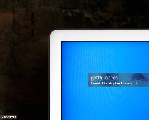 Computer Screen Wall 3,817 Wall Of Computer Screens Stock Photos, High-Res Pictures, and ...