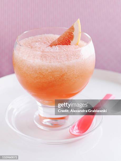 icy grapefruit drink - grapefruit cocktail stock pictures, royalty-free photos & images