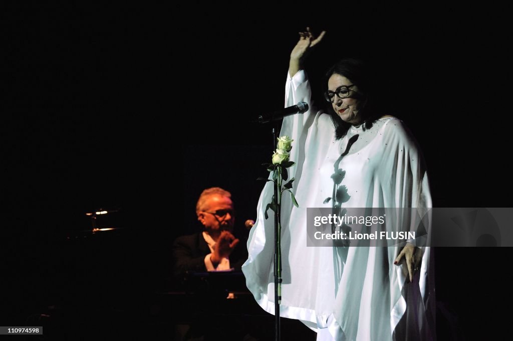 Nana Mouskouri, live at the Arena of Geneva, Switzerland on November 20th, 2007.