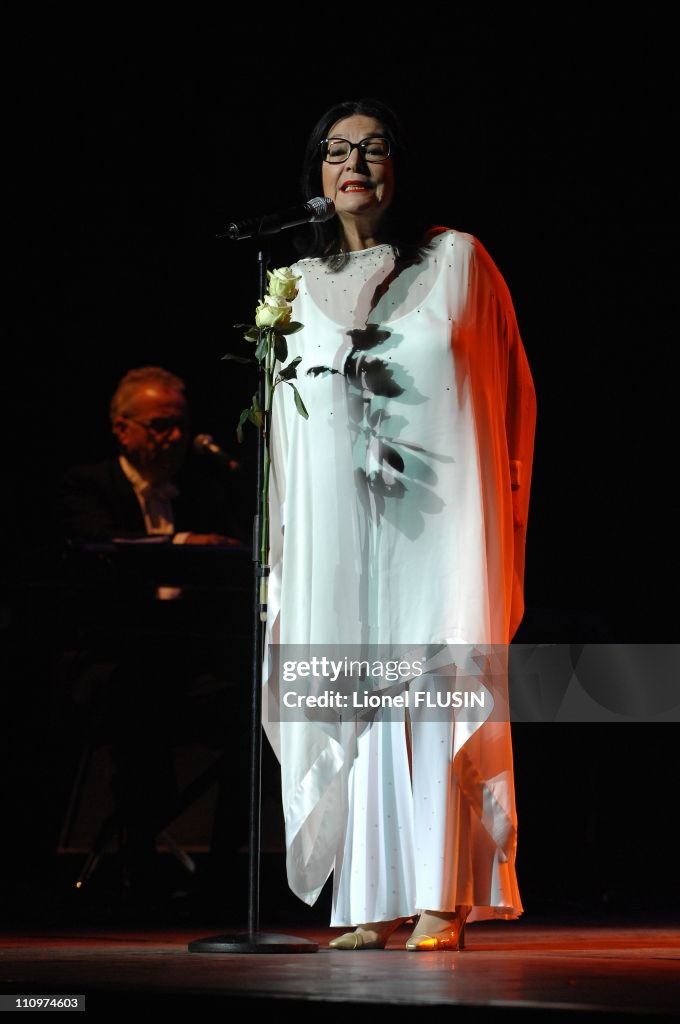 Nana Mouskouri, live at the Arena of Geneva, Switzerland on November 20th, 2007.