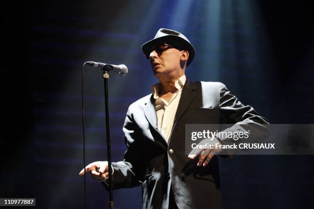 Premiere date on the tour of Alain Bashung in the occasion of the release of his latest album "Bleu petrole" in Lille, France on April 5th, 2008