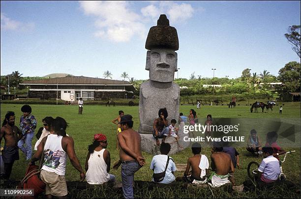 Hanga Roa, The Island'S Capital: Setting Up The Peace Moai, The First Statue Sculpted In 4 Centuries In Easter Island, Chile In 1999