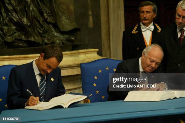 S twenty-five leaders sign European Union constitution in Rome, Italy on October 29, 2004 - Zapatero and Miguel Angel Moratinos.