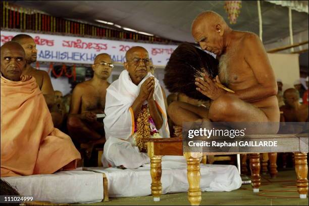 Acarya Acarya Photos and Premium High Res Pictures - Getty Images