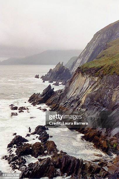 a stormy day on the dingle peninsula - barrera stock pictures, royalty-free photos & images