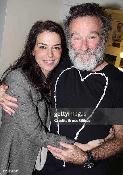 Annabella Sciorra and Robin Williams pose backstage at the hit play "Bengal Tiger at the Baghdad Zoo" on Broadway at The Richard Rogers Theater on...