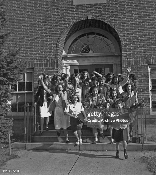 Children Rushing 17,869 Cba Images Photos & High Res Pictures - Getty Images