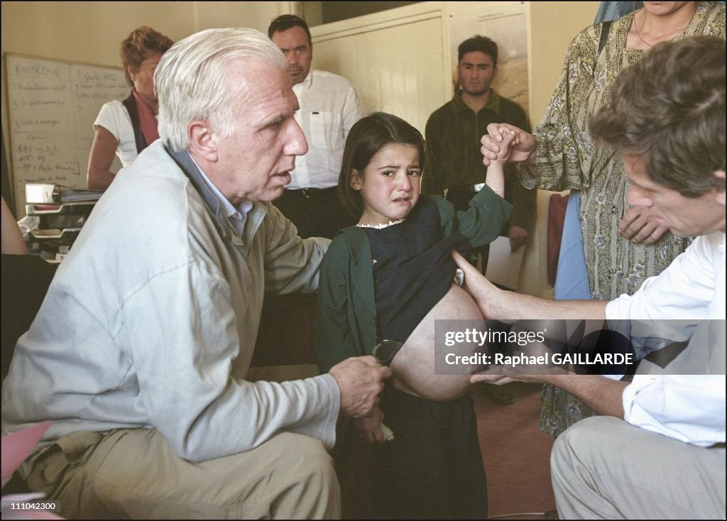 French President Jacques Chirac's wife Bernadette Brick lays the first of the "Hospital of the mother and child", the first hospital devoted to mothers and children in Kaboul, Afghanistan on May 27, 2003.
