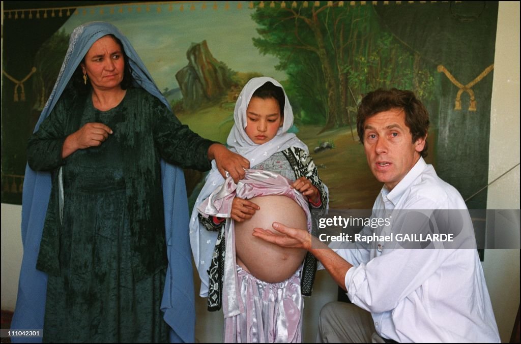 French President Jacques Chirac's wife Bernadette Brick lays the first of the "Hospital of the mother and child", the first hospital devoted to mothers and children in Kaboul, Afghanistan on May 27, 2003.