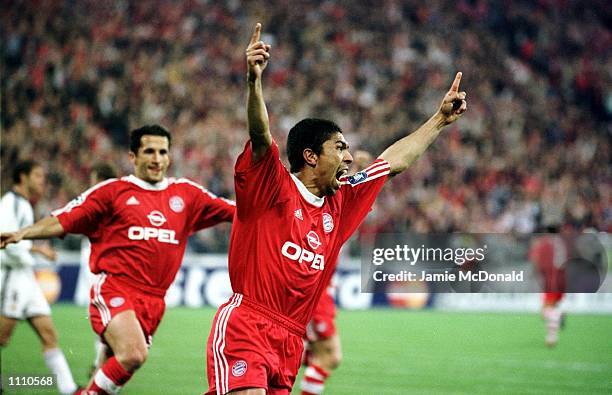 Giovane Elber of Bayern Munich celebrates scoring the opening goal during the UEFA Champions League Semi Final second -leg between Bayern Munich and...