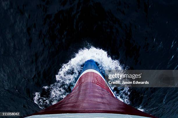 lemaire channel, antarctic peninsula, antarctica. - proas fotografías e imágenes de stock