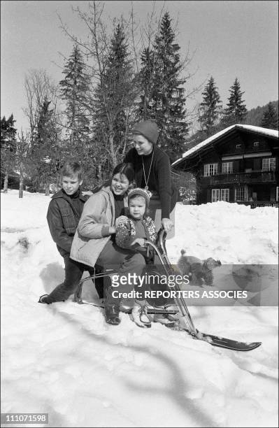 Family Of Monaco Skiing At Gstaad : Princess Grace With Prince Albert, Princess Caroline And Stephanie In Gstaad, Switzerland On February, 1969