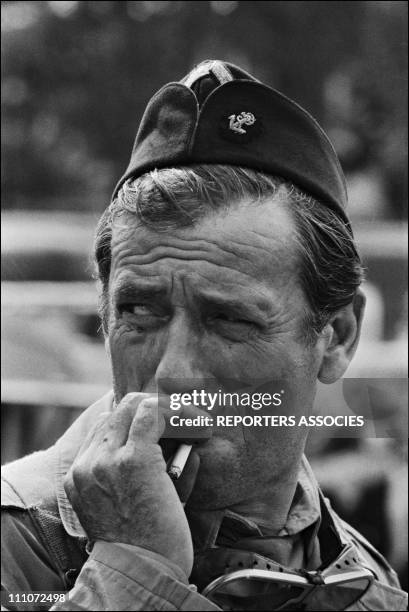 Shooting "PARIS BRULE T'IL?" - Yves montand in France on August 09, 1965