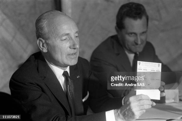 Press conference of MR - Papon, chief of police in Paris, France on October 01, 1965 - Director of police Andre Fredrich, Maurice Papon.