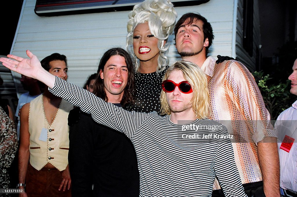 patrón roto Aplicar RuPaul with Dave Grohl, Kurt Cobain and Krist Novoselic of Nirvana  Fotografía de noticias - Getty Images