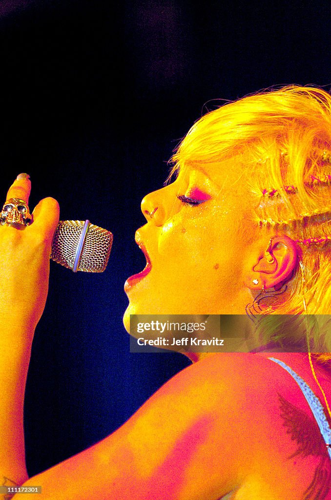 Pink Live at the 5th Anniversary Party Benefiting Toys for Tots Hosted by Motorola