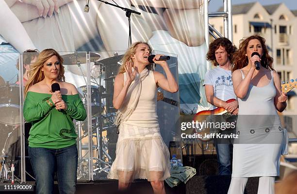 Carnie Wilson, Chynna Phillips and Wendy Wilson of Wilson Phillips