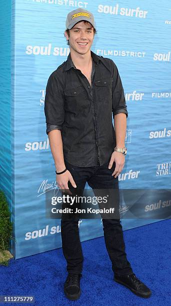 Actor Jeremy Sumpter arrives at the Los Angeles Premiere "Soul Surfer" at ArcLight Cinemas on March 30, 2011 in Hollywood, California.
