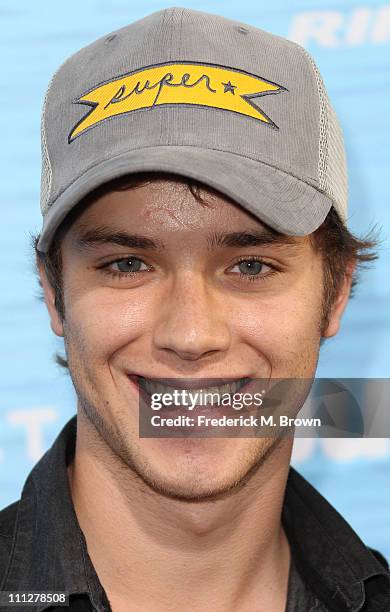 Actor Jeremy Sumpter attends the premiere of TriStar Pictures' "Soul Surfer" at the ArcLight Cinerama Dome on March 30, 2011 in Hollywood, California.