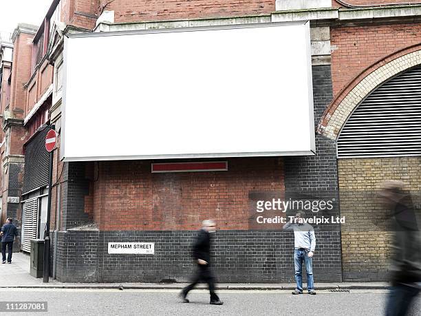blank advertising billboard, london, uk - media center foto e immagini stock