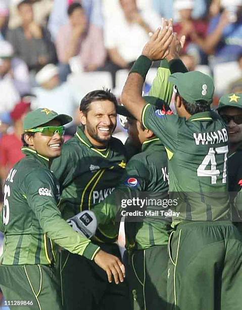 Shahid Riaz R 30 Riaz Shahid Stock Photos, High-Res Pictures, and Images - Getty Images