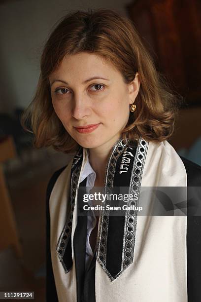 Woman Rabb Pictures and Photos - Getty Images