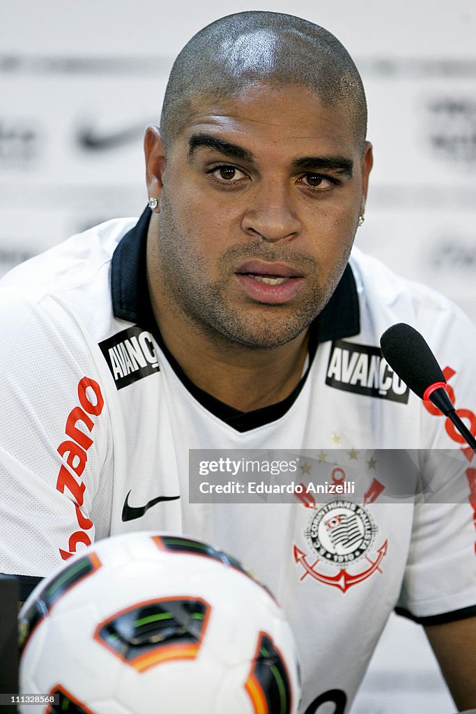 Adriano Arrives at Corinthians