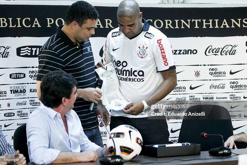 Adriano Arrives at Corinthians