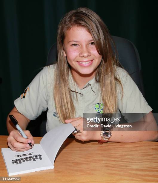 Personality Bindi Irwin attends a signing for "Trouble at the Zoo" at Barnes & Noble at the Americana on March 31, 2011 in Glendale, California.