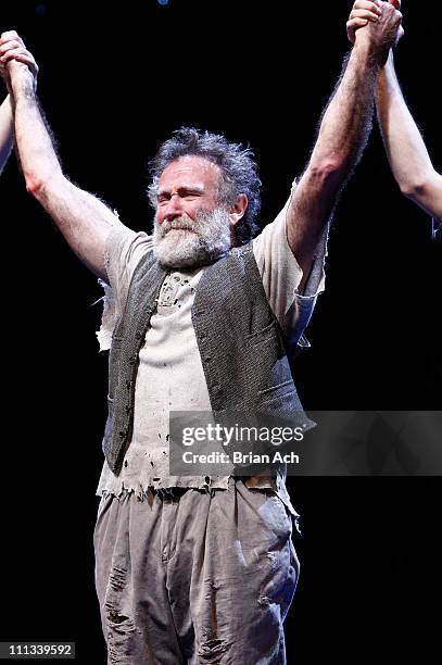 Cast member Robin Williams attends the opening night of "Bengal Tiger At The Baghdad Zoo" at the Richard Rodgers Theatre on March 31, 2011 in New...