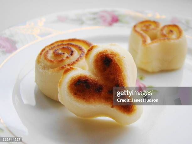 brulee marizpan - marzipan stock pictures, royalty-free photos & images