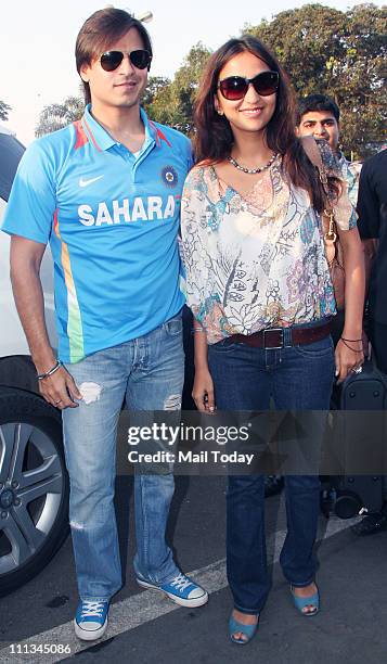 Actor Vivek Oberoi with wife Priyanka spotted leaving for Mohali to watch World Cup semi-final between India and Pakistan.