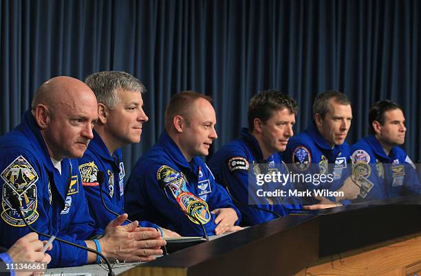 Commander Mark Kelly, Pilot Gregory H. Johnson, Mission Specialists Michael Fincke, European Space Agency astronaut Roberto Vittori, Andrew Feustel...