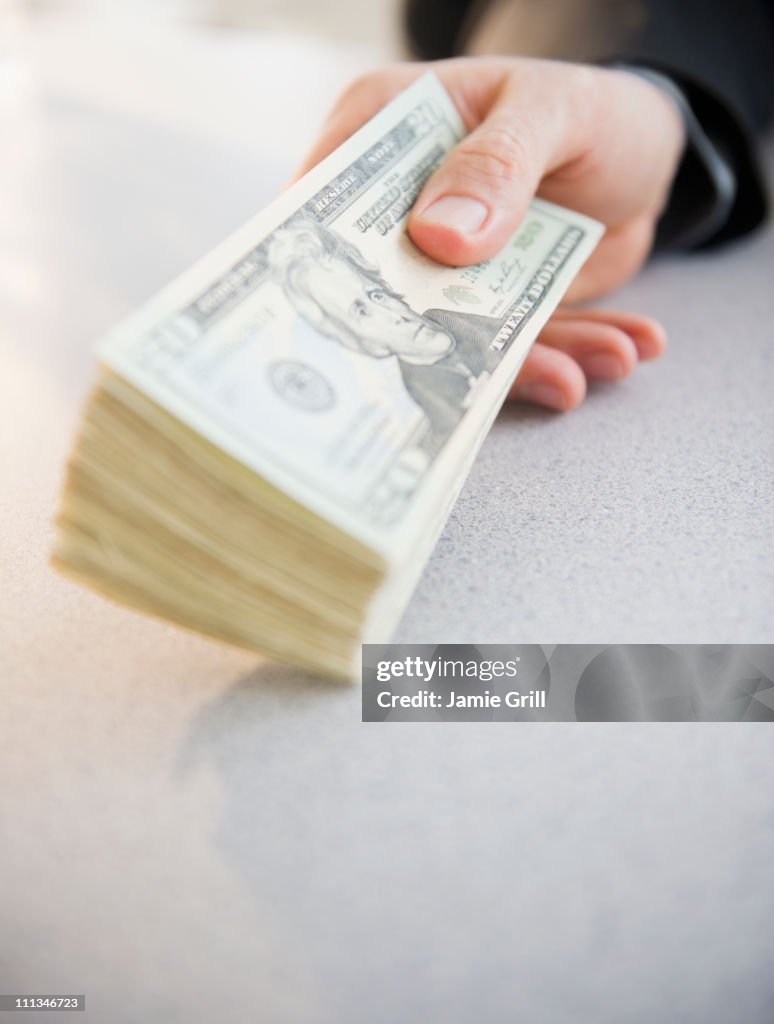 Man holding money, close-up