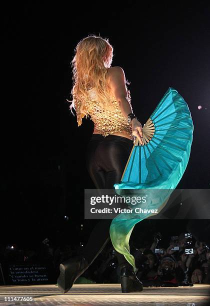 Lady Shakira Photos and Premium High Res Pictures - Getty Images