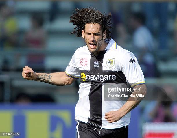 Amauri of Parma FC celebrates after scoring the 1-1 equaliser during the Serie A match between Parma FC and AS Bari at Stadio Ennio Tardini on April...