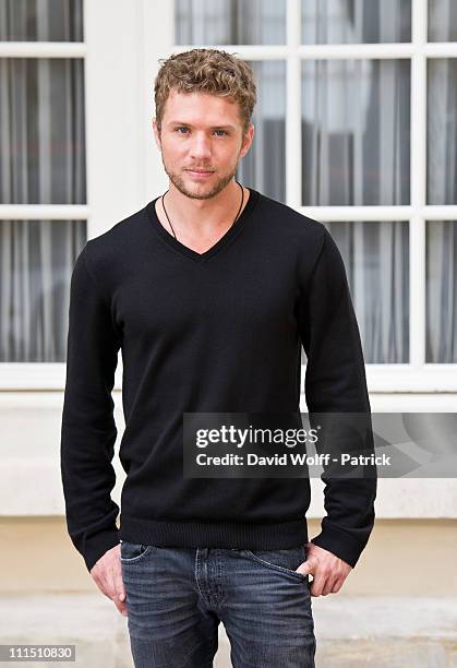 Ryan Phillippe poses during 'Lincoln Lawyer' Photocall at Hotel Shangri-La on April 4, 2011 in Paris, France.