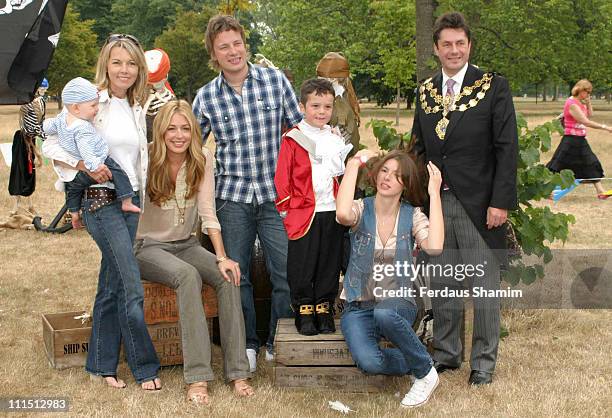 Cat Deeley, Jamie Oliver, Jools Oliver and family