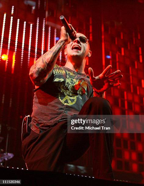 Ax7 Singer 3,422 M Shadows Photos & High Res Pictures - Getty Images