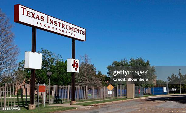 Texes Instrument 411 Texas Instruments Inc Stock Photos, High-Res Pictures, and Images ...