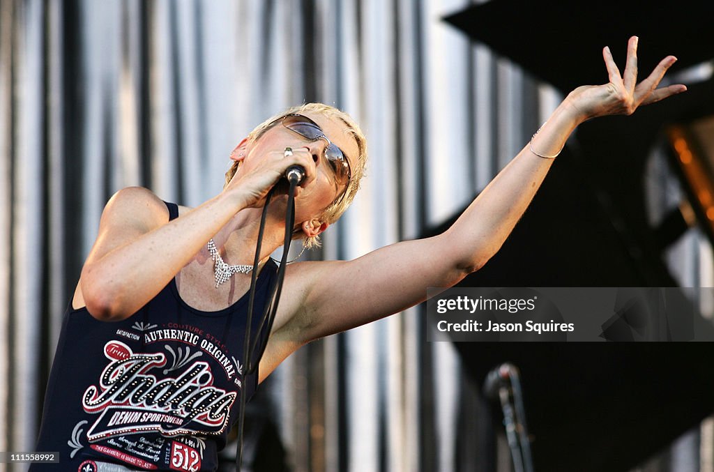 Annie Lennox In Concert - July 21, 2004