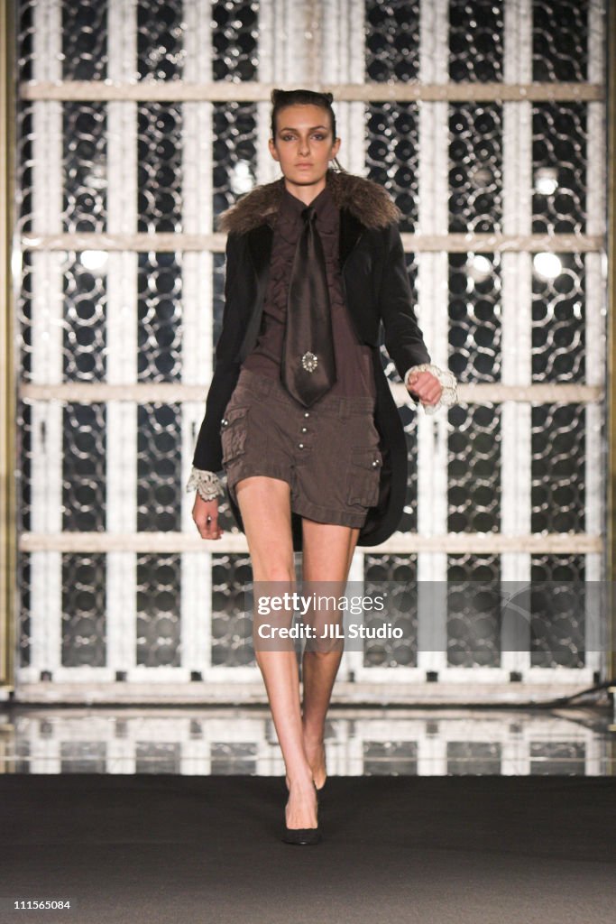 Tokyo Fashion Week Autumn/Winter 2006 - Triptych - Runway