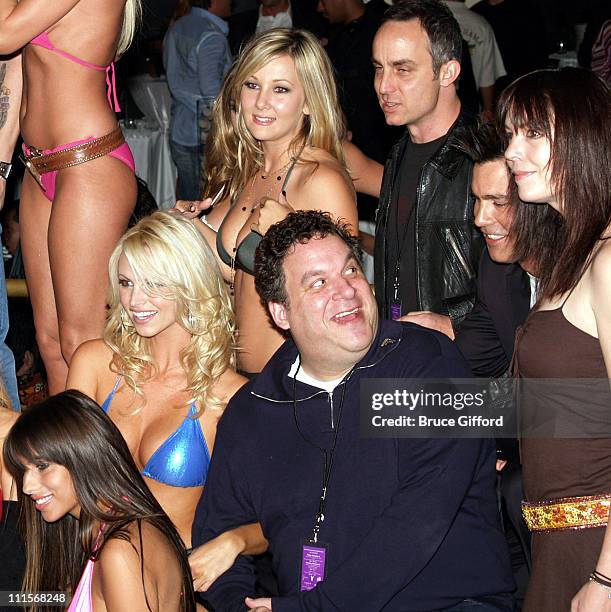 Stirp Poker Girls, Jeff Garlin, Guest, Guest and Annie Duke