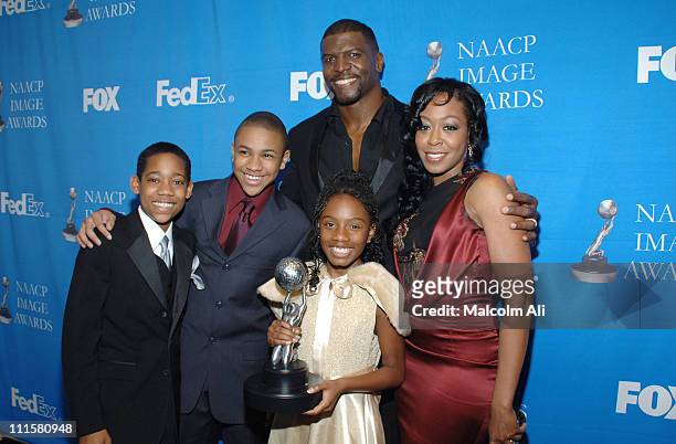 Tyler James Williams, Tequan Richmond, Terry Crews, Imani Hakim and Tichina Arnold, winners of Outstanding Comedy Series for "Everybody Hates Chris"