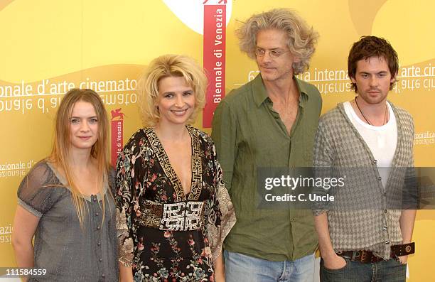 Sara Forestier, Juliette Binoche, Santiago Amigorena, director and Tom Riley