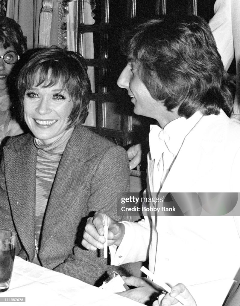 Barry Manilow Receives Ruby Award from After Dark Magazine - January 6, 1976