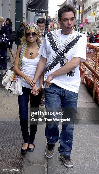 Nicole Richie with boyfriend DJ AM shopping in Soho